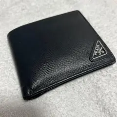 PRADA 二つ折り財布 サフィアーノレザー 三角ロゴ 黒
