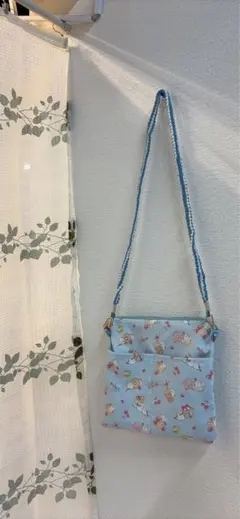 水色キャラクター柄サコッシュ