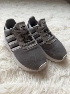 adidas Originals キッズ 15 グレー アディダスオリジナルスのサムネイル