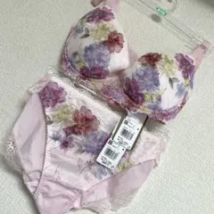 ウイング　ワコール　花柄刺繍ブラジャーショーツセット E70 M