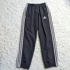 adidas 黒ジャージパンツ ストライプトラックパンツ刺繍ロゴ スリーライン