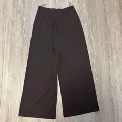 【ユニクロ】Lサイズ　クレープジャージーストレートパンツ　ダークブラウン