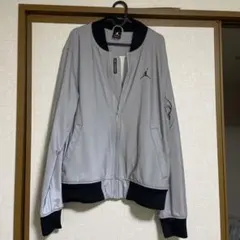 Air Jordan ブルゾンのサムネイル