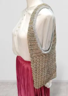 かぎ針編みショルダーバッグ　ハンドメイド　肩がけ　編み物