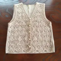 花模様　ベージュ ノースリーブベスト