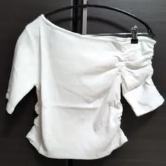 【新品】ワンショルダーギャザー半袖カットソー ホワイトM