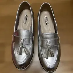 レディース　靴　シルバー タッセル付きローファー　厚底　24cm 未使用