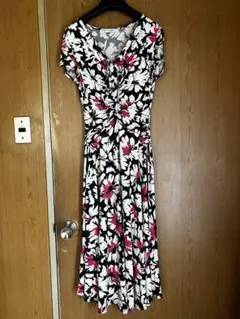 アーモワールカプリス エジェリ 花柄ワンピース(黒×オフ白×ピンク)