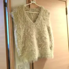 早いもの勝ち！　BEAUTY&YOUTHフェザーヤーン ラメニットベスト