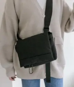 イアパピヨネ ショルダーバッグ