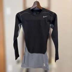 Nike Pro Combat 長袖コンプレッションシャツ