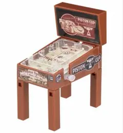 ピクサー キャラクターデザイン ピンボールマシン カーズ ガチャ