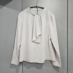 Natural beauty basic　ラッフルボウタイブラウス　Sサイズ