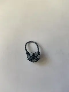 ハンドメイド、スワロフスキービーズ、お花デザインの指輪 サイズ約17号