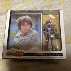 バンプレスト 俳優写真パネル&フィギュア 仮面ライダー龍騎 王蛇&浅倉威
