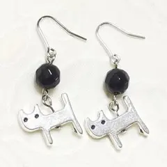 厄除け　ブラックオニキス＆猫ちゃん　天然石ピアス