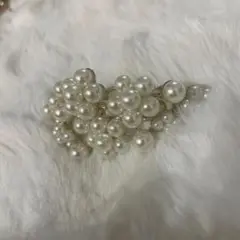 結婚式　パーティーに　パール　ビジュー　フラワー　バレッタ
