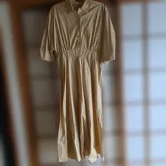 新品未使用　torrazzo donna　トラッゾドンナ　ワンピース　ベージュのサムネイル