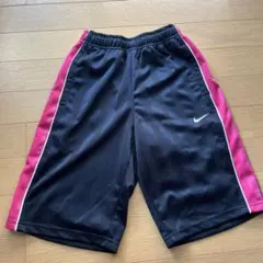 【USED】　Nike ハーフパンツ 140cm 黒・ピンク