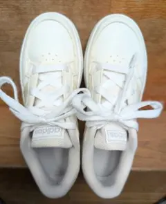 子供　スニーカー　アディダス　adidas　白　21cm