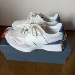 ニューバランス327 ホワイト/ネイビー　23センチ