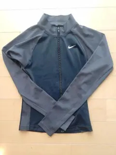 NIKE ラッシュガード キッズ S