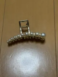 パール装飾 ゴールド ヘアクリップ