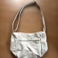 シンプル ショルダーバッグ アイボリーのサムネイル