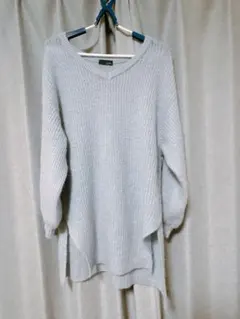 a.g.plus_スリット入りロングＶネックセーター_ペールブルー