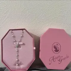 Ariana Grande ハート型ロングネックレス