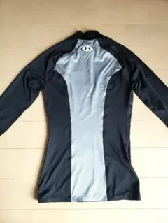 アンダーアーマー 長袖アンダーシャツ 黒