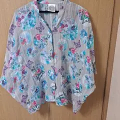 花柄と蝶のプリント 五分袖シャツ