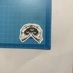 目が3つのアートステッカー