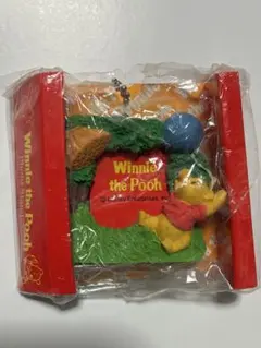 プーさん　ミニチュアフォトスタンド　フォトフレーム　写真立て　キーホルダー