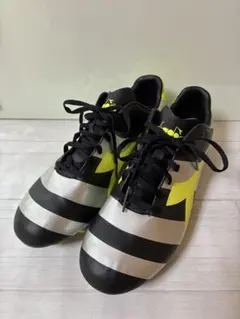 Diadora サッカースパイク ブラック/シルバー/イエロー　26.5㎝のサムネイル