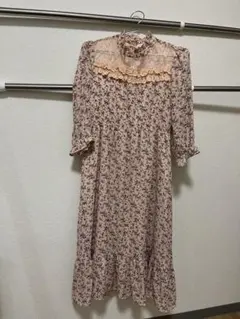 evelyn 花柄 ワンピース 7分袖 フリル レース フレア ピンク