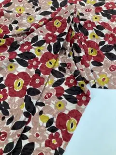 ストレッチジャカード　幾何花柄プリント生地(レッド)