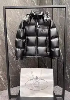 PRADA ブラック ダウンジャケット