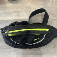 Nike ボディバッグ・ウエストポーチ 黒/蛍光イエロー