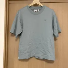 adidas Tシャツ　グリーンベージュ