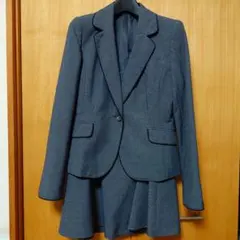 グレー フレアスカートスーツ ＆ブラウスの3点セット 7号、Sサイズ相当