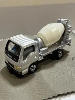 トミカ UBE 三菱セメントミキサー車【非売品】 - メルカリ