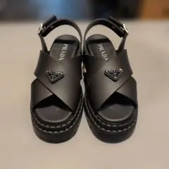 新品　26ss PRADA プラダ モノリスラバーサンダル ブラックのサムネイル