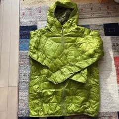 UNIQLO ウルトラライトダウンパーカー　グリーンＬサイズ