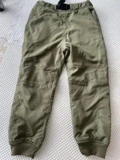 美品　オリーブグリーン カジュアルパンツ