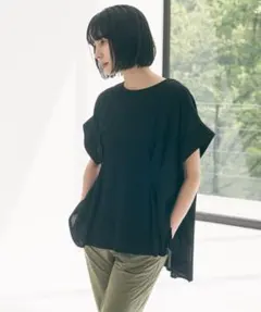 8/5までの出品UNFILO 半袖カットソー ブラックのサムネイル