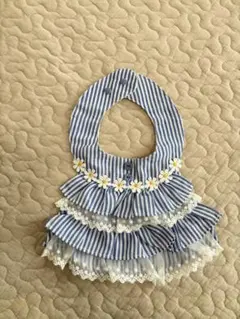 【未着用】フリル付きスタイ