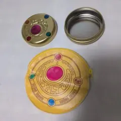 【USJ限定】セーラームーン 変身ブローチ キャンディ缶＆専用ポーチ セット