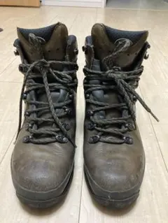 Item thumbnail for item d31eefff-a5d3-4cd4-9a55-c10ae612b51c