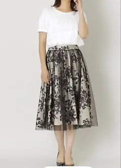 To be chic 大きいサイズ　サイズ46 花柄チュールのサムネイル